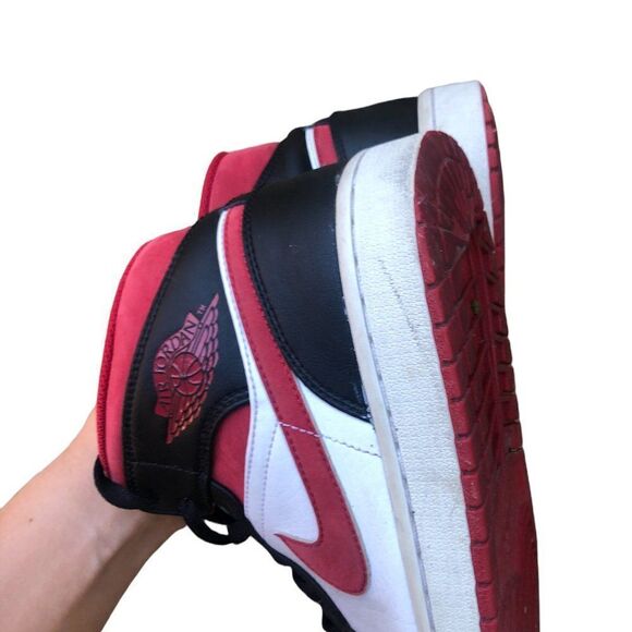2020 Nike Air Jordan 1 Mid Gym Red Black White Size 9 - Picture 4 of 16